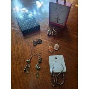 Costume Jewelry Assortment  (1247)